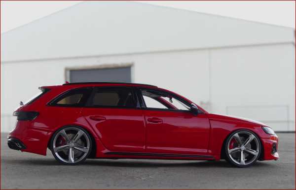1:18 Audi RS4 Avant (B9) RED EDITION